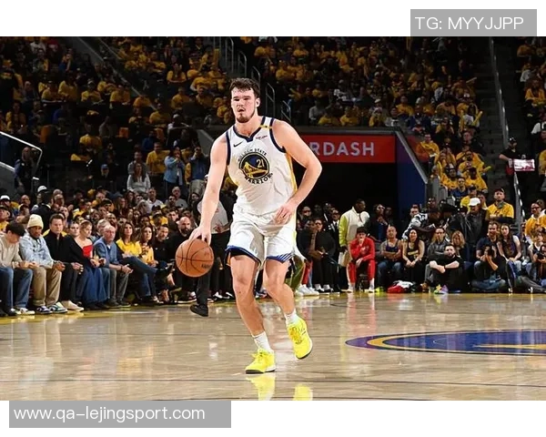 勇士边线球发给波斯特遭犯规76人成功挑战引发争议