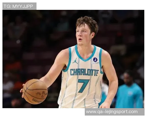 克尼佩尔半场表现亮眼三分球命中率高积极拼抢前场篮板贡献10分